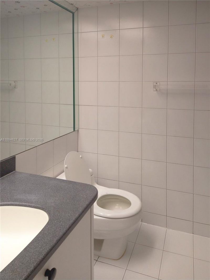 251 174th St, Unit 2002, Sunny Isles Beach, FL 33160 Photo