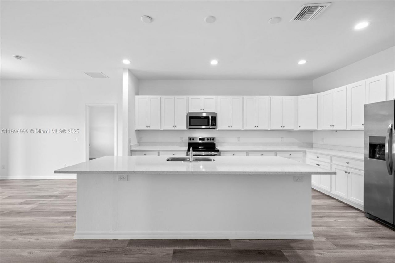 2518 NW 10th Ter, Cape Coral, FL 33993 Photo