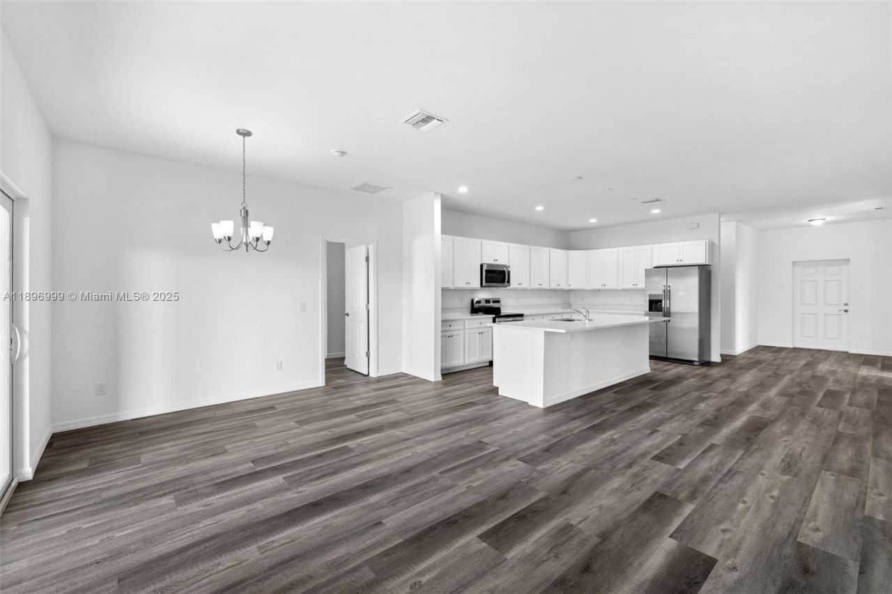 2518 NW 10th Ter, Cape Coral, FL 33993 Photo