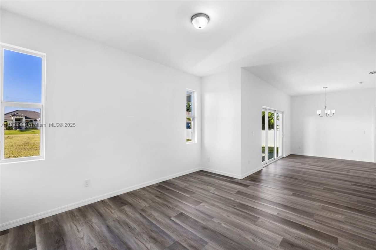 2518 NW 10th Ter, Cape Coral, FL 33993 Photo