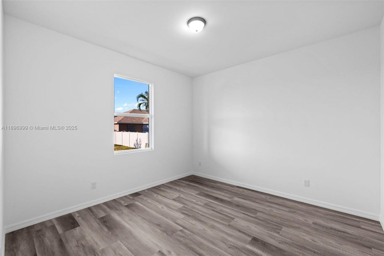 2518 NW 10th Ter, Cape Coral, FL 33993 Photo