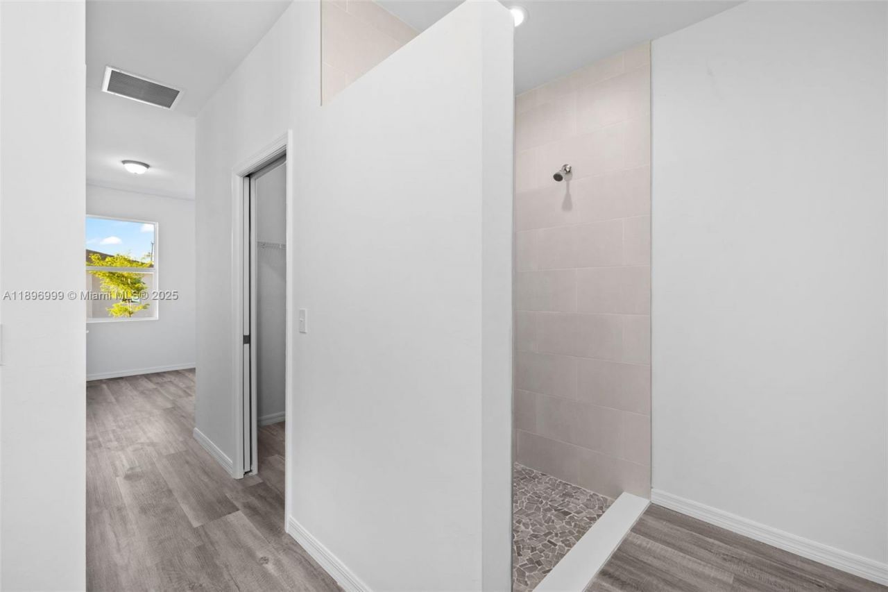 2518 NW 10th Ter, Cape Coral, FL 33993 Photo