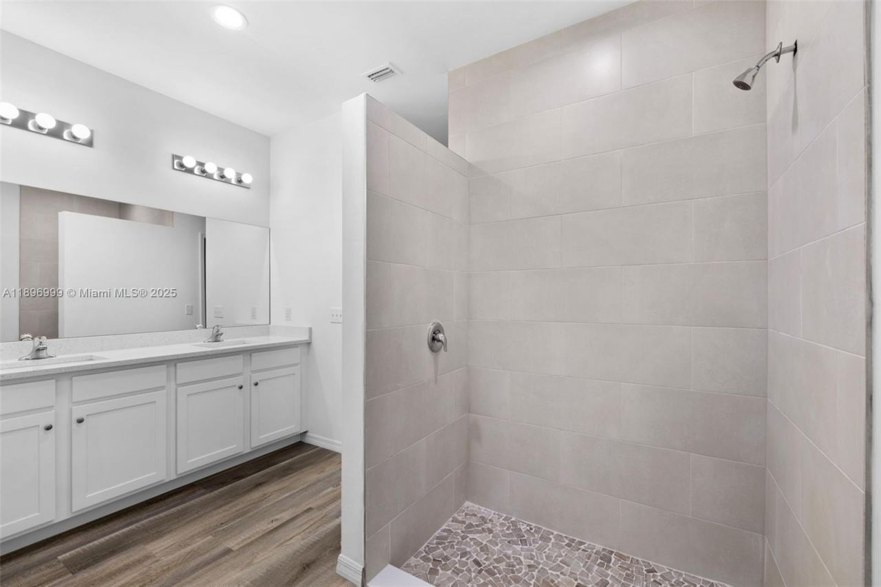 2518 NW 10th Ter, Cape Coral, FL 33993 Photo