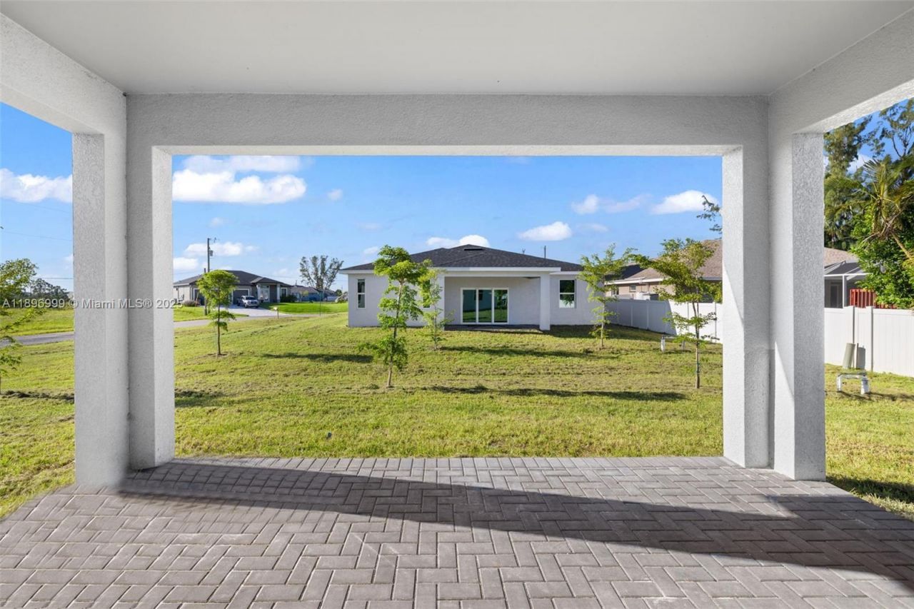 2518 NW 10th Ter, Cape Coral, FL 33993 Photo