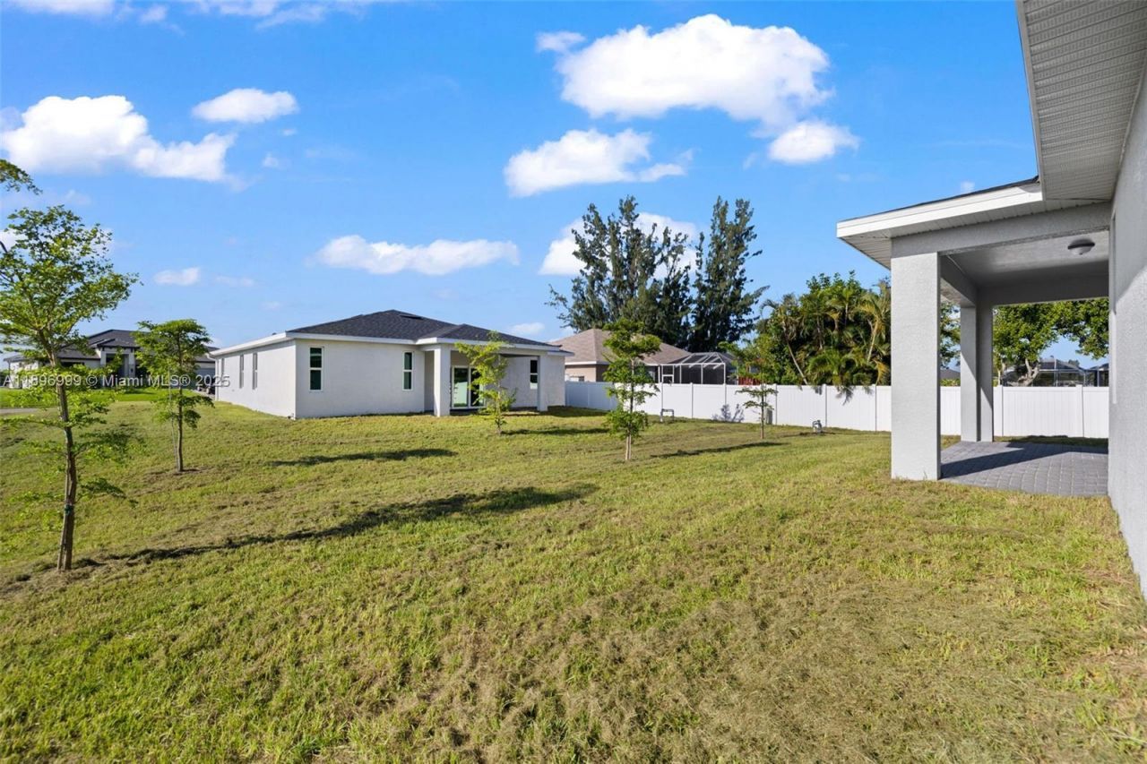 2518 NW 10th Ter, Cape Coral, FL 33993 Photo
