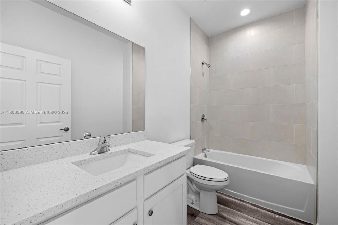 2518 NW 10th Ter, Cape Coral, FL 33993 Photo