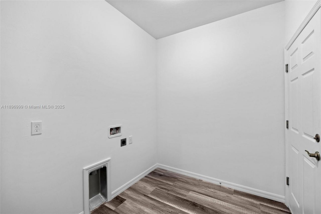 2518 NW 10th Ter, Cape Coral, FL 33993 Photo