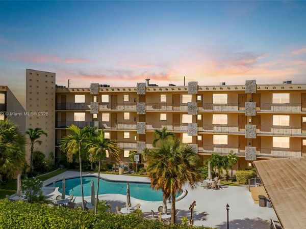 2145 Pierce St, Unit 305, Hollywood, FL 33020