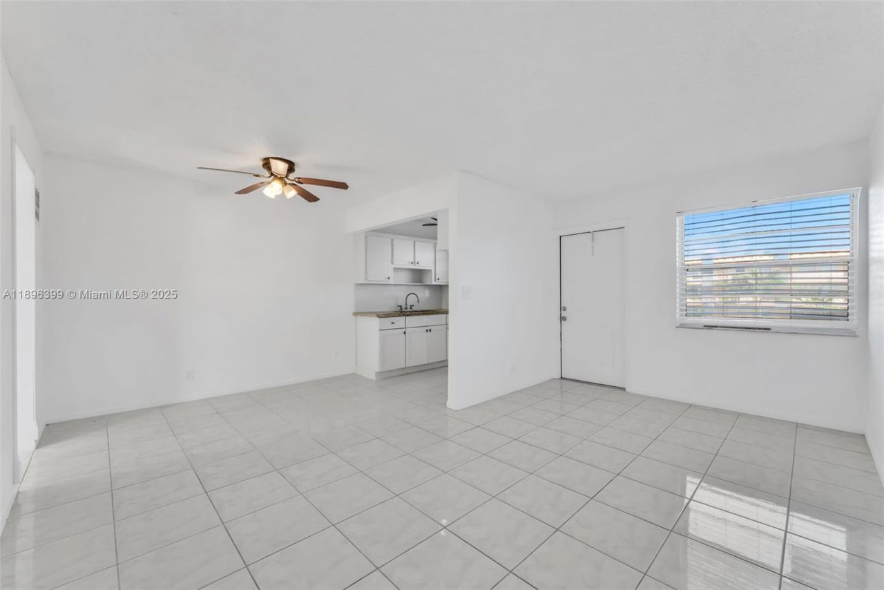 2145 Pierce St, Unit 305, Hollywood, FL 33020 Photo