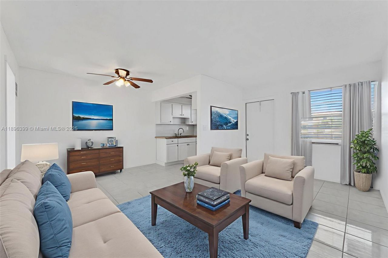 2145 Pierce St, Unit 305, Hollywood, FL 33020 Photo