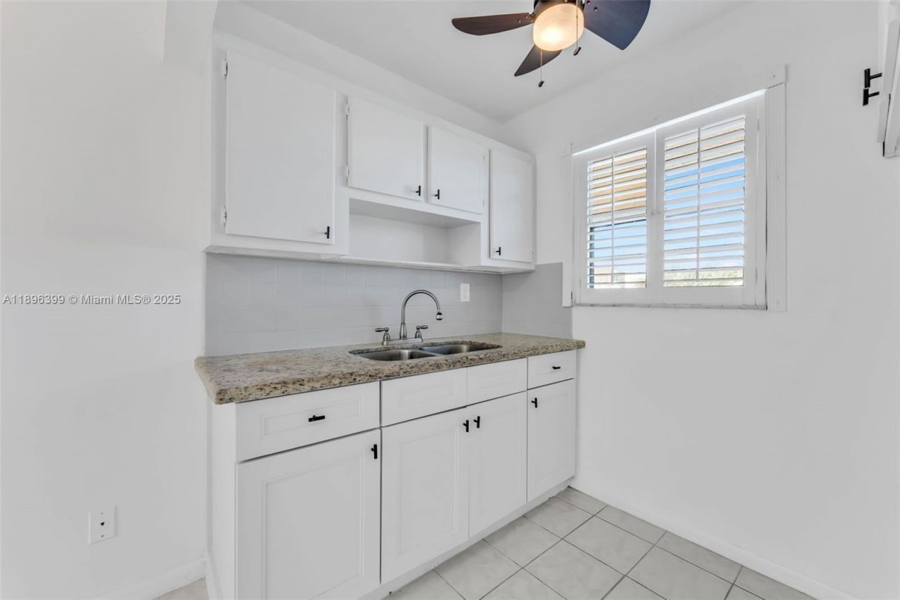 2145 Pierce St, Unit 305, Hollywood, FL 33020 Photo