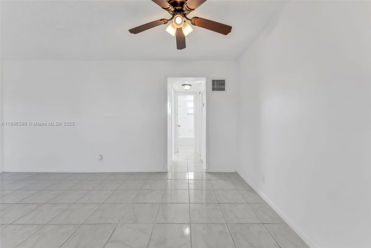 2145 Pierce St, Unit 305, Hollywood, FL 33020 Photo