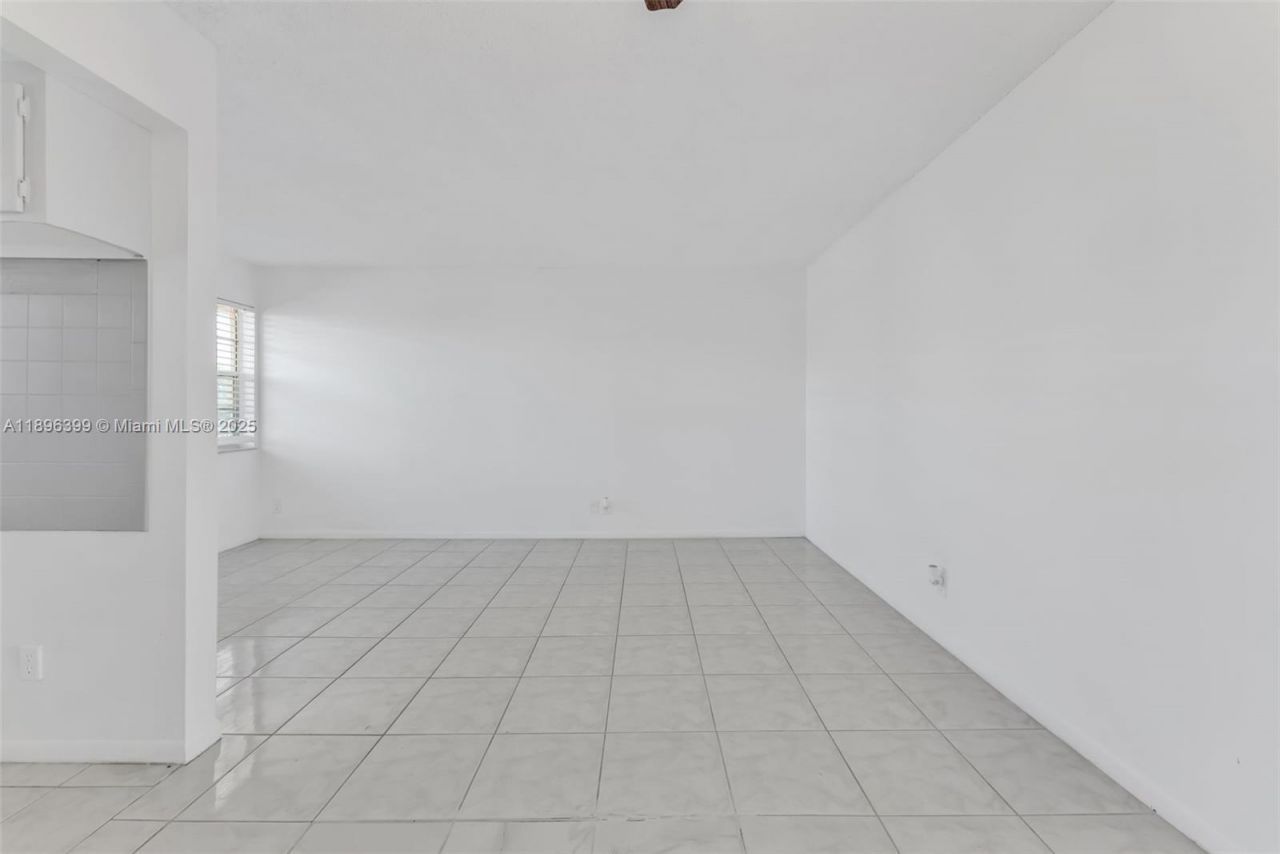 2145 Pierce St, Unit 305, Hollywood, FL 33020 Photo