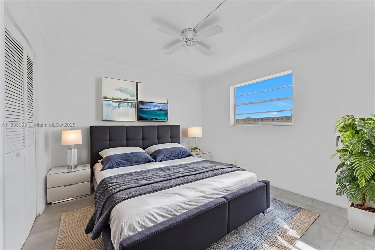 2145 Pierce St, Unit 305, Hollywood, FL 33020 Photo