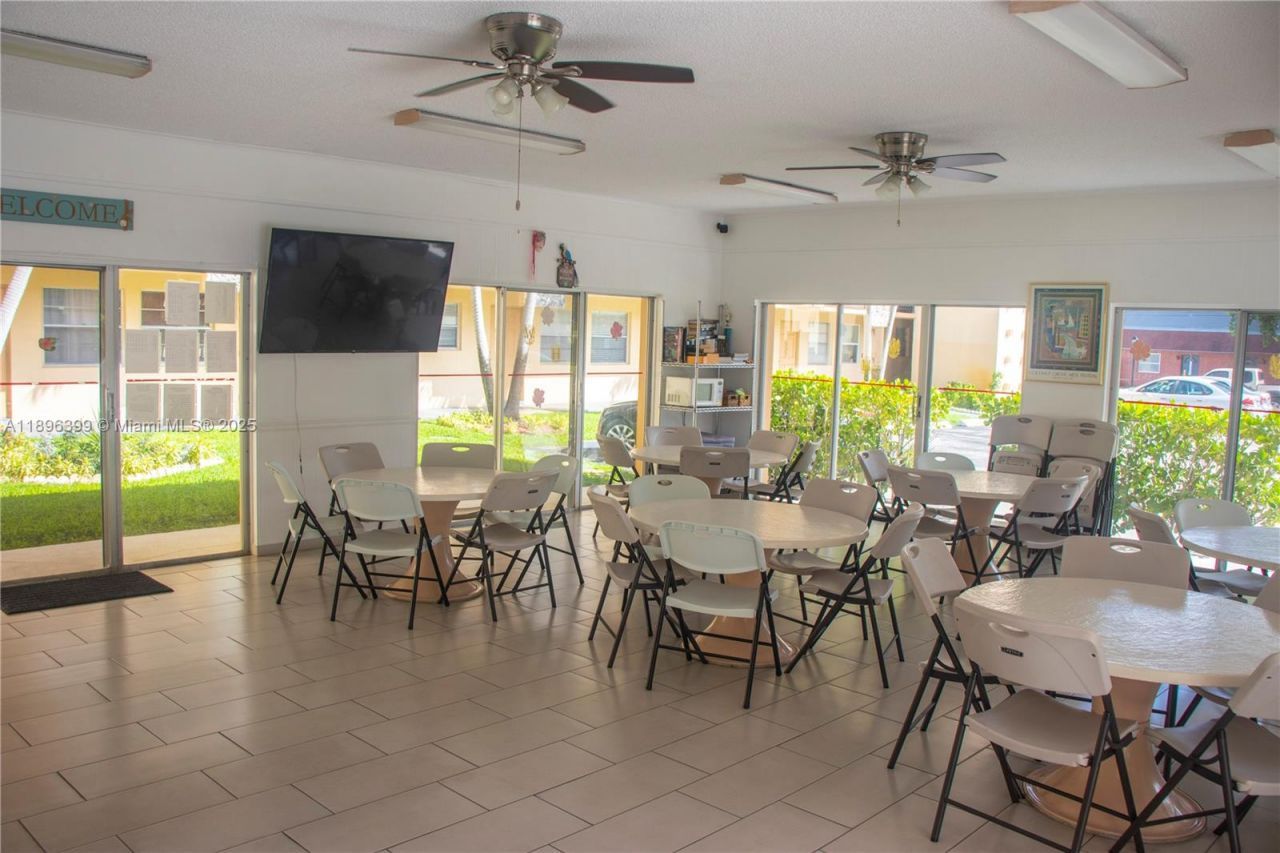 2145 Pierce St, Unit 305, Hollywood, FL 33020 Photo