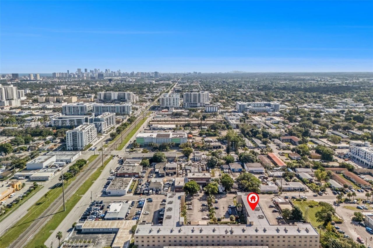 2145 Pierce St, Unit 305, Hollywood, FL 33020 Photo