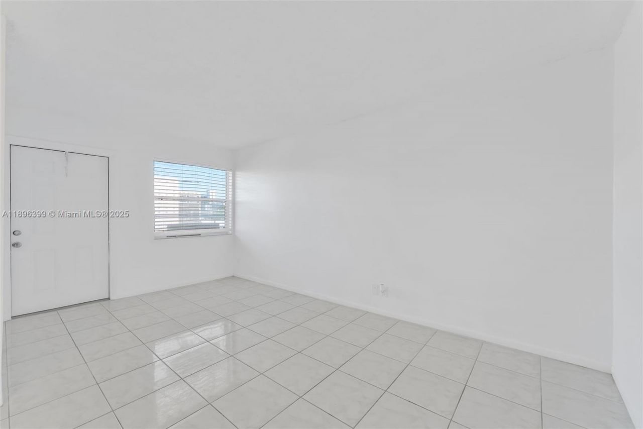 2145 Pierce St, Unit 305, Hollywood, FL 33020 Photo