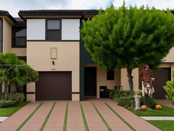 15930 NW 91st Ct, Miami Lakes, FL 33018