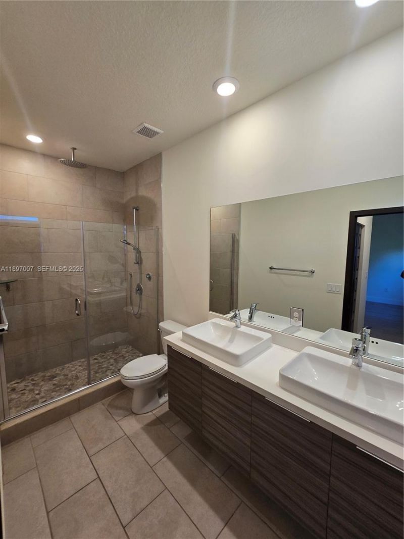 15930 NW 91st Ct, Miami Lakes, FL 33018 Photo
