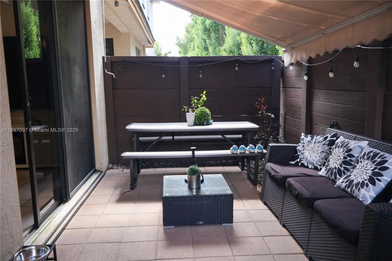 15930 NW 91st Ct, Miami Lakes, FL 33018 Photo