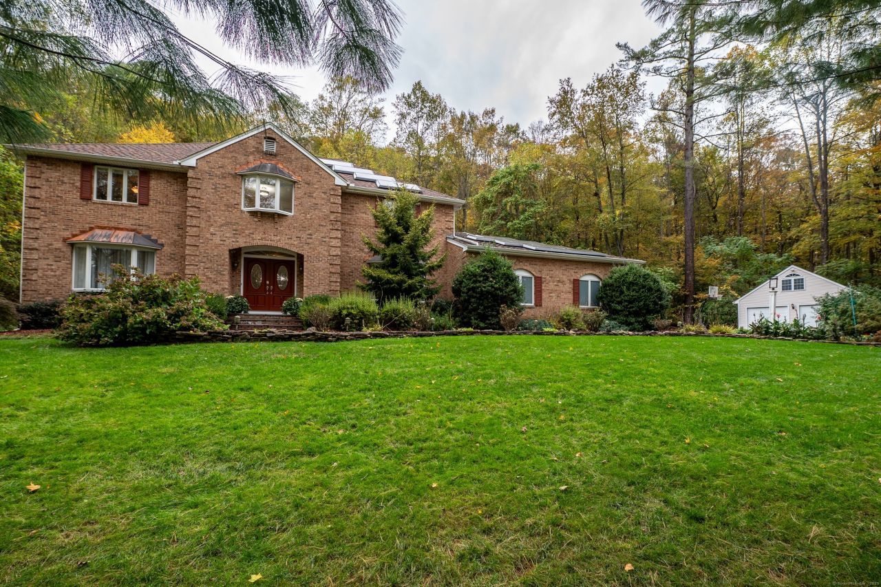 85 Inverness, Cheshire, CT 06410 Main Photo