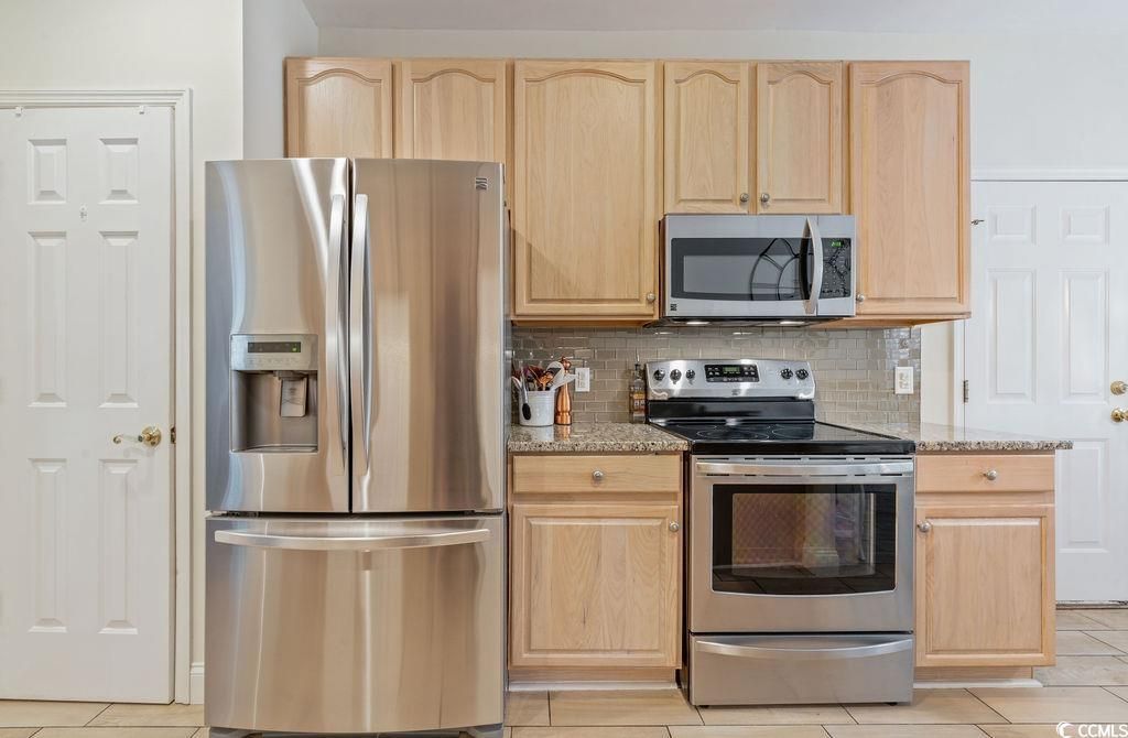 1614 Club Circle Dr. Photo 16