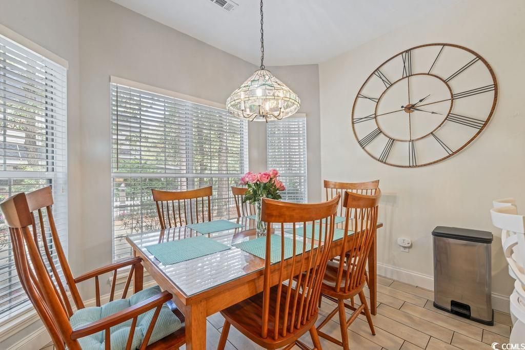 1614 Club Circle Dr. Photo 17