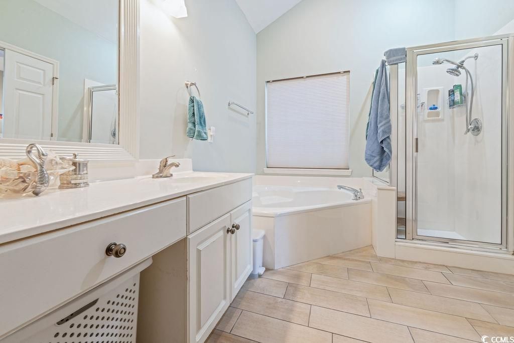 1614 Club Circle Dr. Photo 24