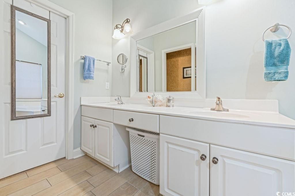 1614 Club Circle Dr. Photo 25