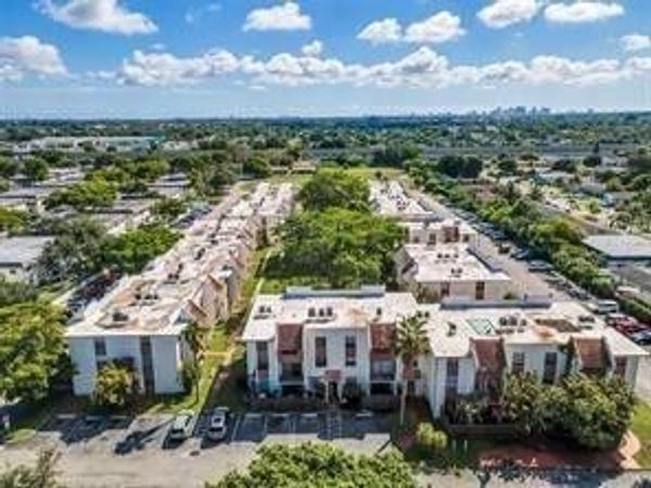 1744 NW 55th Avenue, Unit 102, Lauderhill, FL 33313