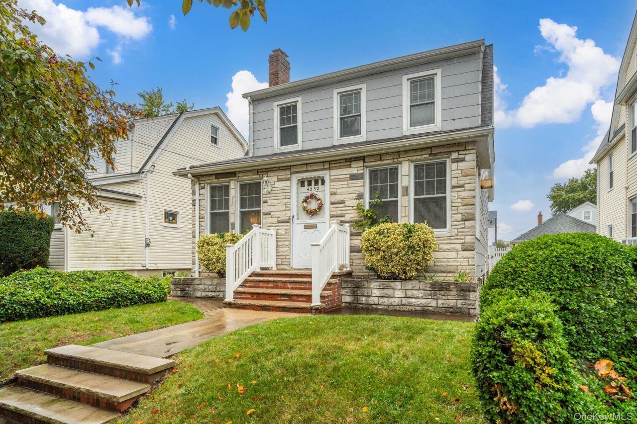 43-52 169 Street Flushing, NY 11358