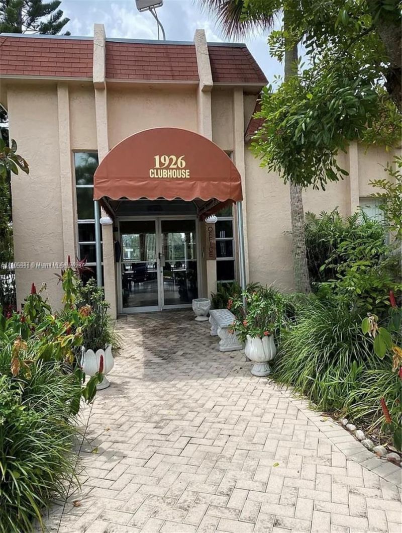 2101 Atlantic Shores Blvd, Unit 402, Hallandale Beach, FL 33009 Photo