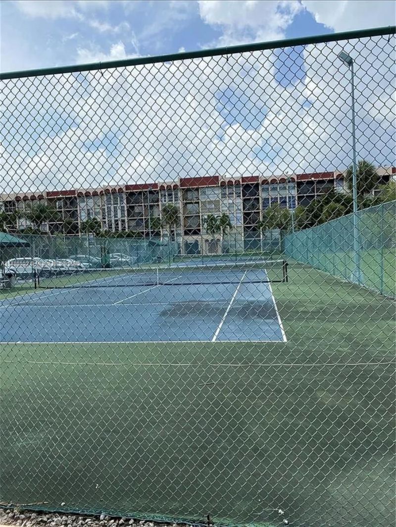 2101 Atlantic Shores Blvd, Unit 402, Hallandale Beach, FL 33009 Photo