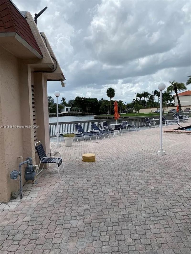 2101 Atlantic Shores Blvd, Unit 402, Hallandale Beach, FL 33009 Photo