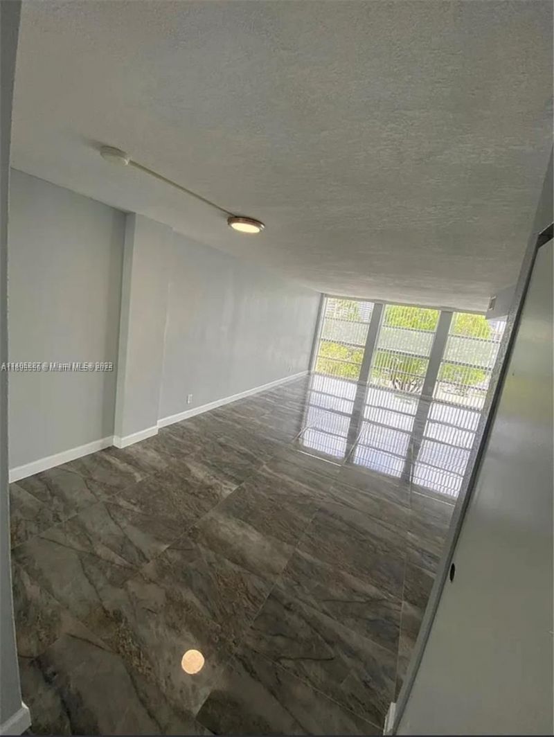 2101 Atlantic Shores Blvd, Unit 402, Hallandale Beach, FL 33009 Photo