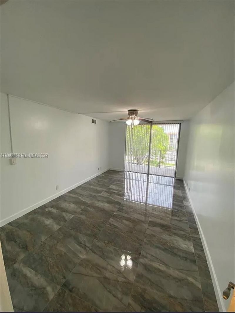 2101 Atlantic Shores Blvd, Unit 402, Hallandale Beach, FL 33009 Photo