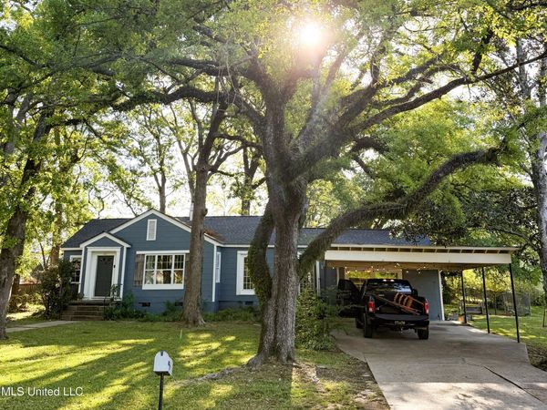 811 Oakwood Drive, Clinton, MS 39056