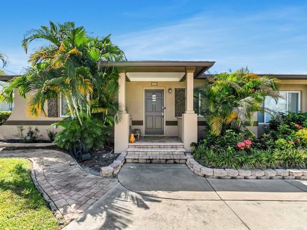 4864 LAKE CHARLES DRIVE N, KENNETH CITY, FL 33709