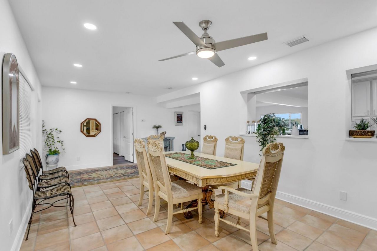 4864 Lake Charles Drive N, Kenneth City, FL 33709 Photo