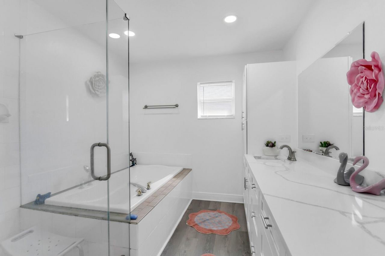 4864 Lake Charles Drive N, Kenneth City, FL 33709 Photo