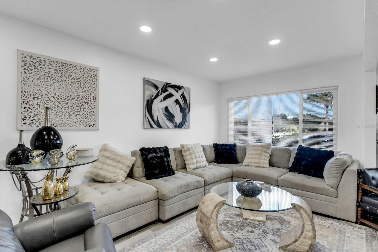 4864 Lake Charles Drive N, Kenneth City, FL 33709 Photo