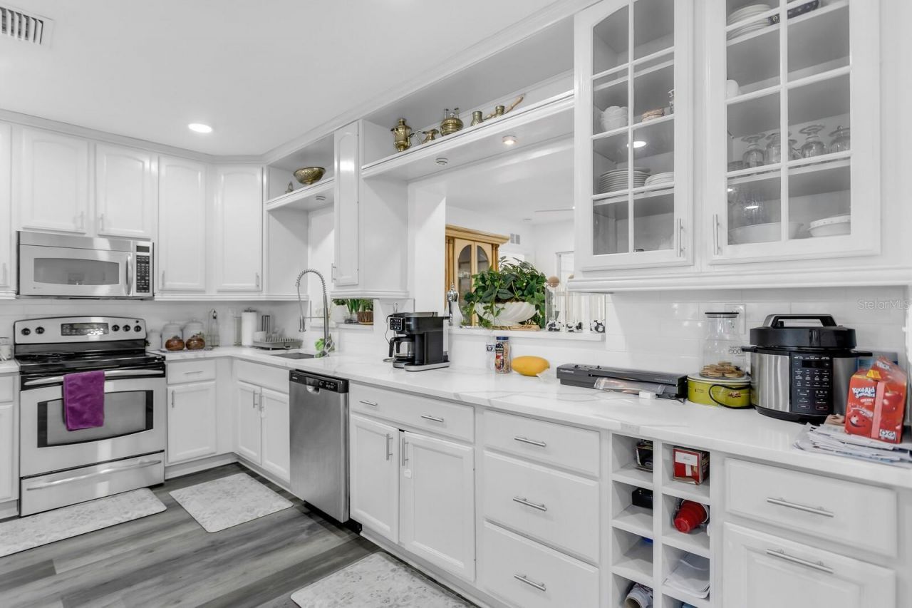 4864 Lake Charles Drive N, Kenneth City, FL 33709 Photo