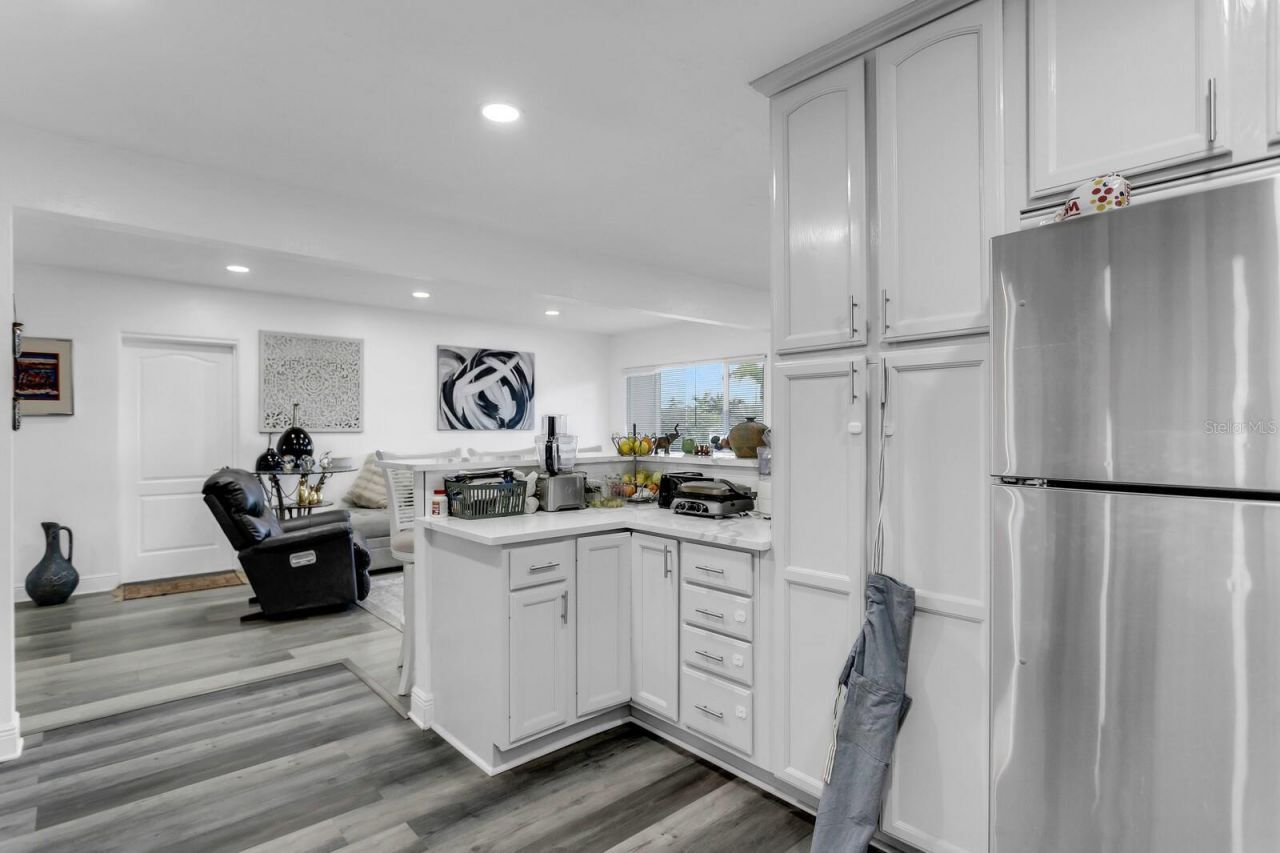 4864 Lake Charles Drive N, Kenneth City, FL 33709 Photo