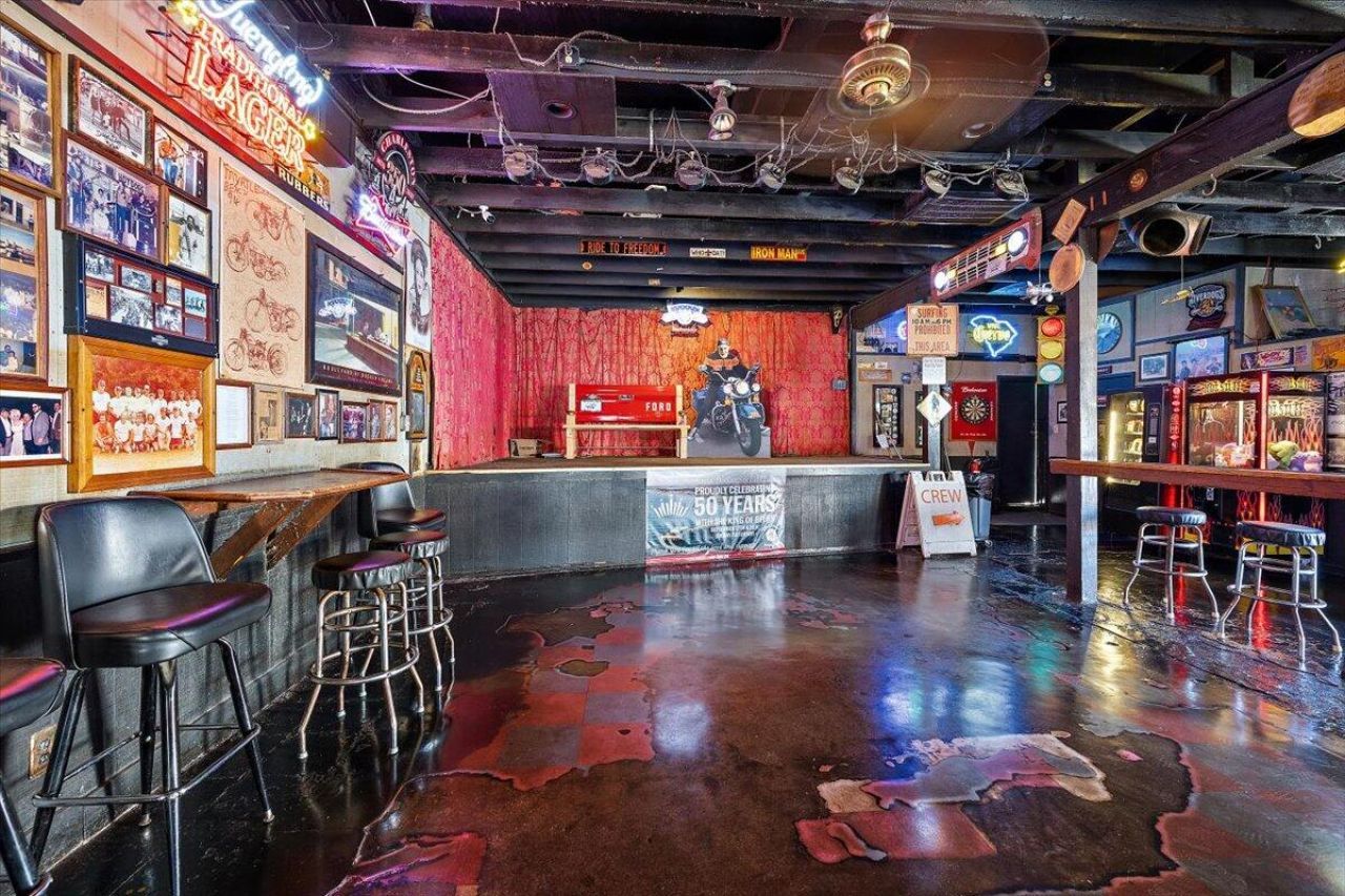 7 Center Street Photo 18