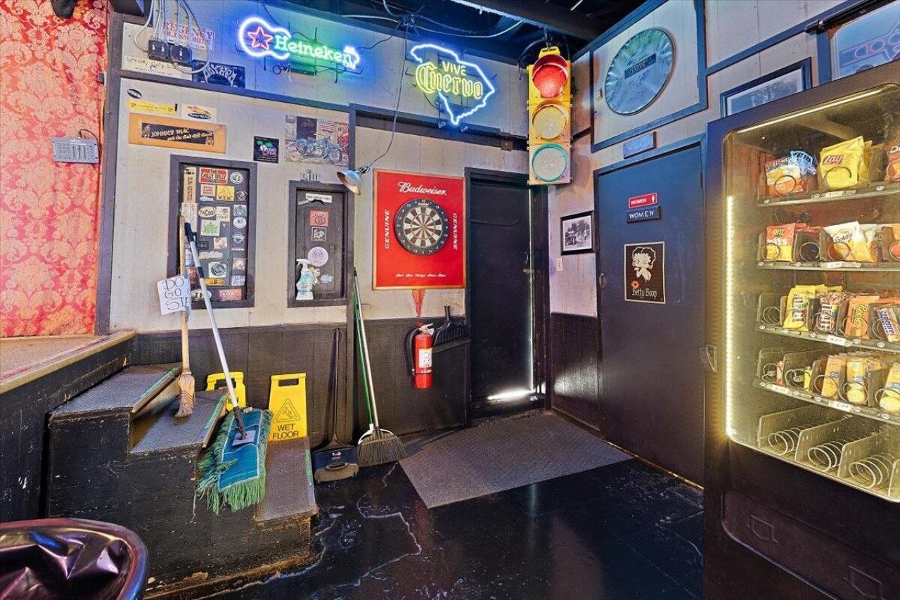 7 Center Street Photo 27