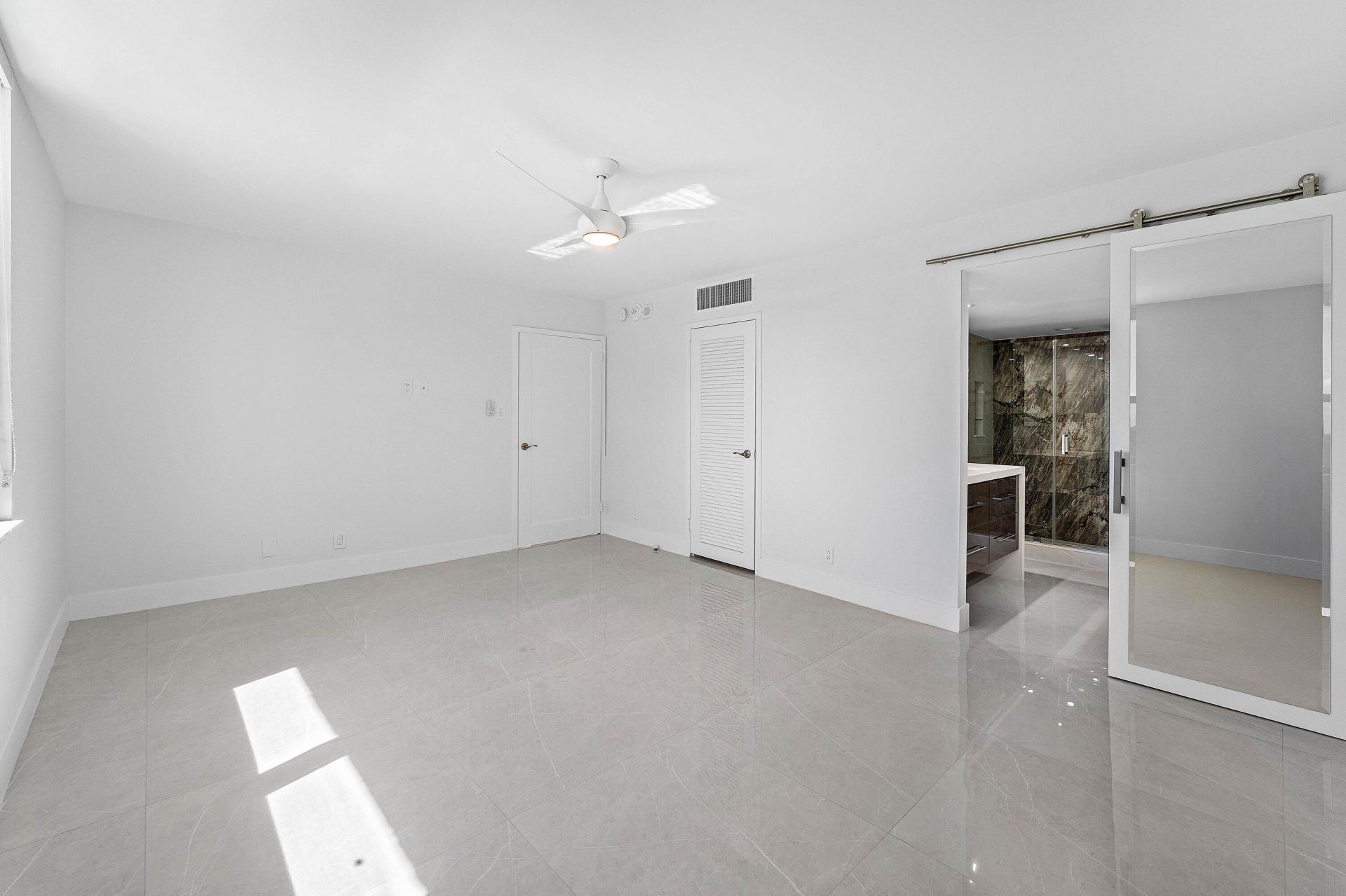 5480 N Ocean Drive, Unit B1c, Singer Island, FL 33404 Photo