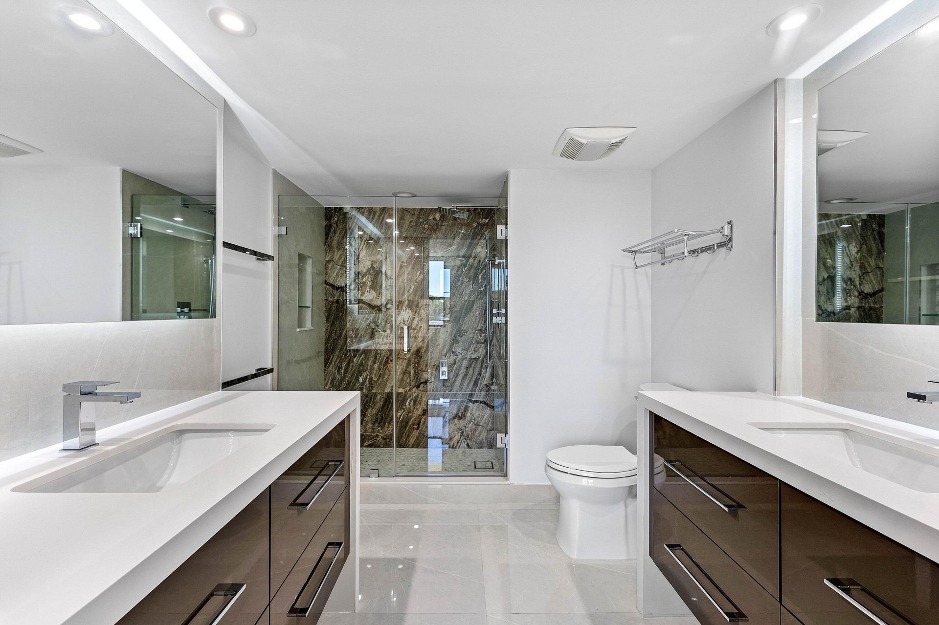 5480 N Ocean Drive, Unit B1c, Singer Island, FL 33404 Photo