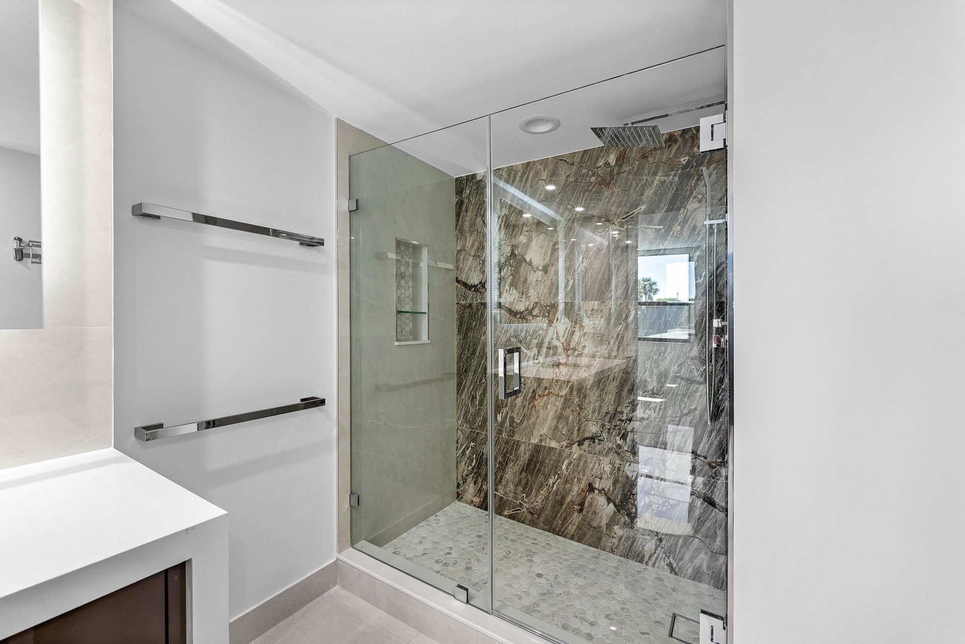 5480 N Ocean Drive, Unit B1c, Singer Island, FL 33404 Photo