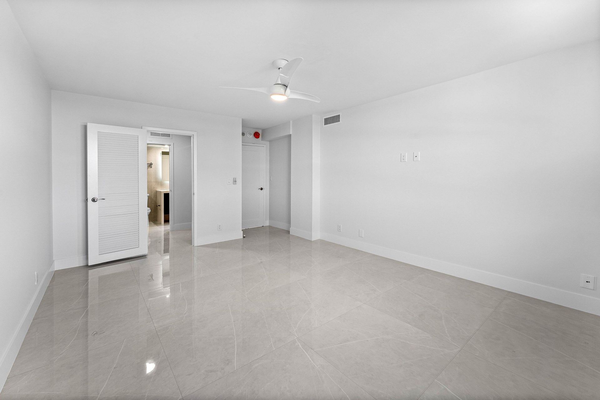5480 N Ocean Drive, Unit B1c, Singer Island, FL 33404 Photo