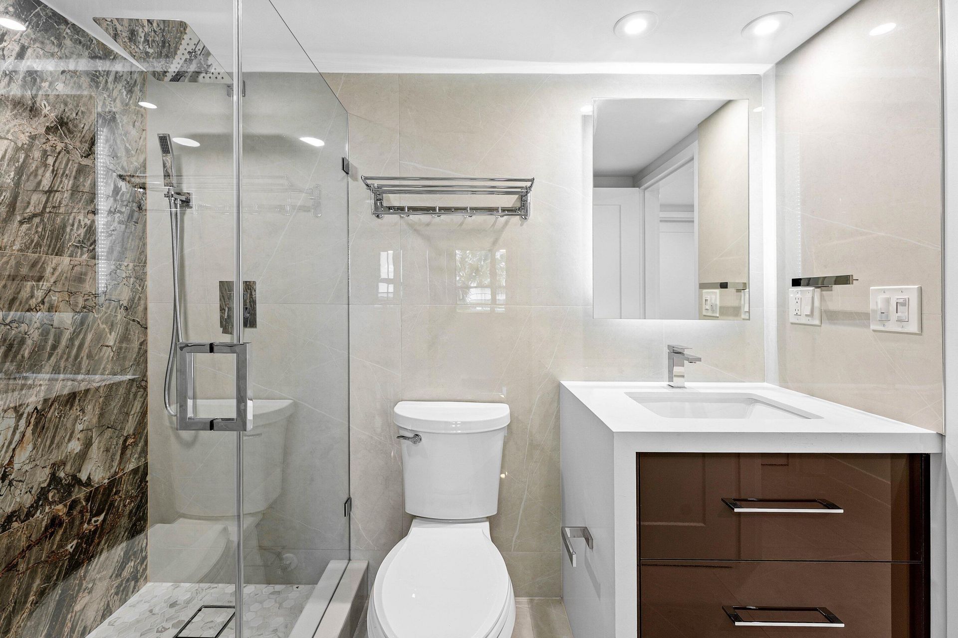 5480 N Ocean Drive, Unit B1c, Singer Island, FL 33404 Photo